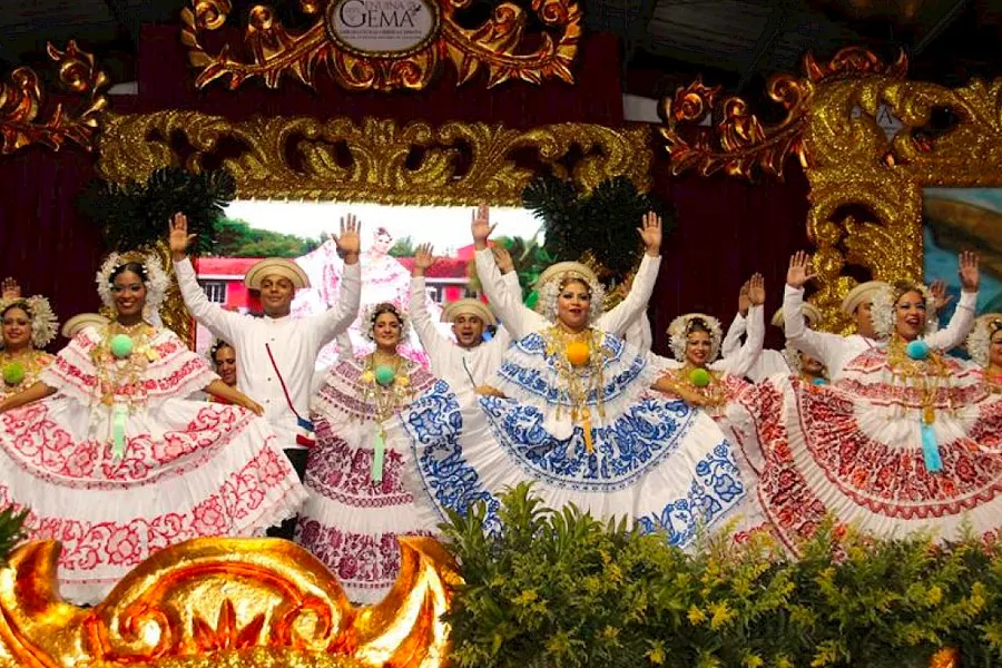 Festival Nacional de la Pollera en Las Tablas panama