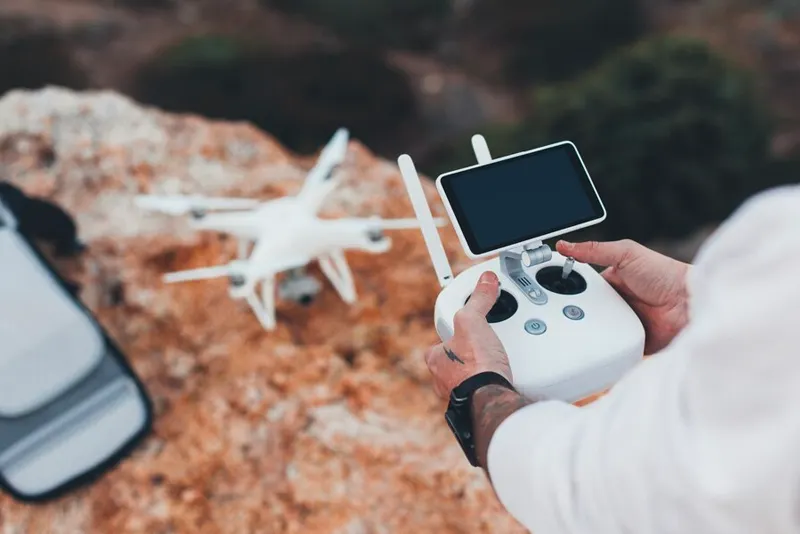 Regulaciones y permisos volar dron